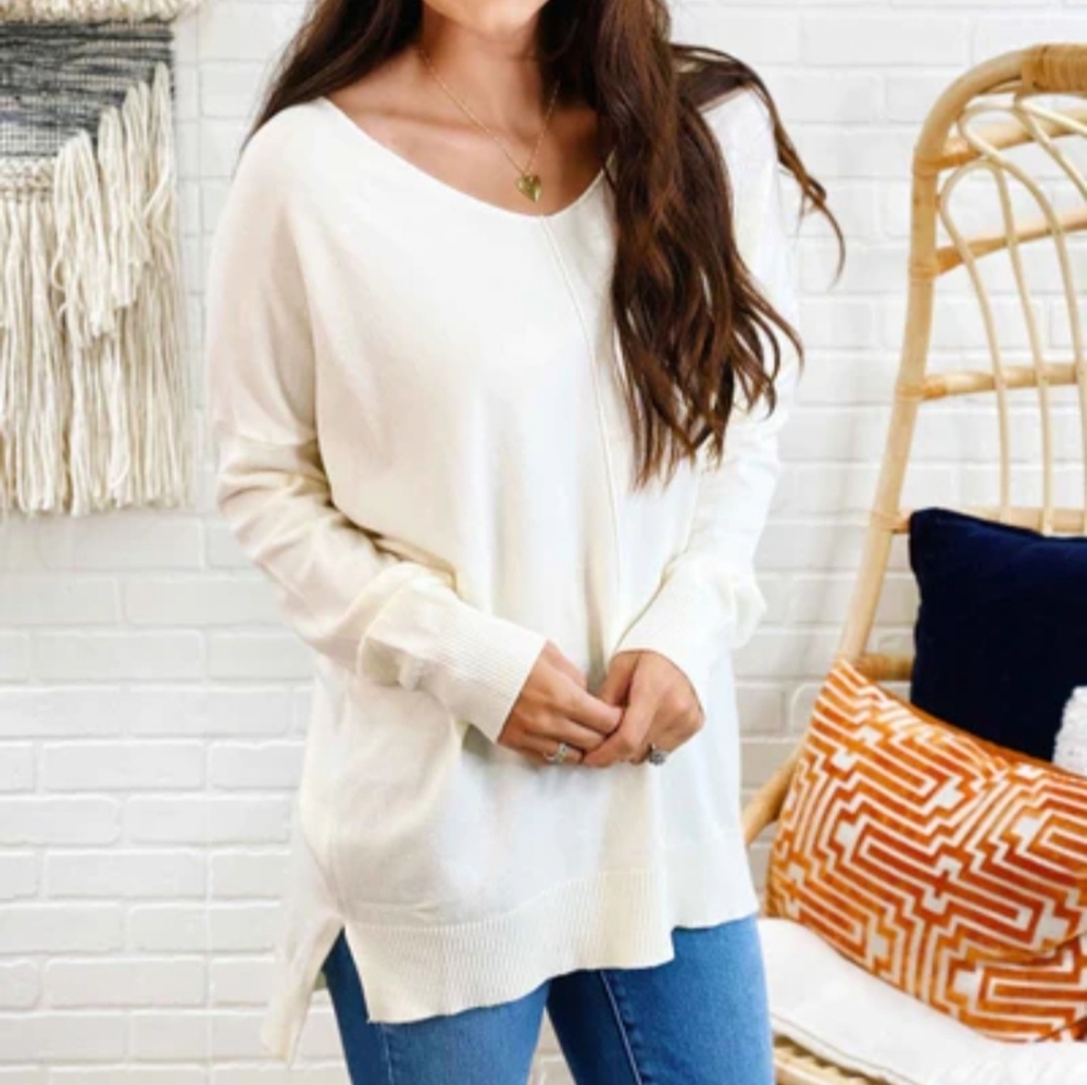 Ivory Dreamers split hem tunic sweater